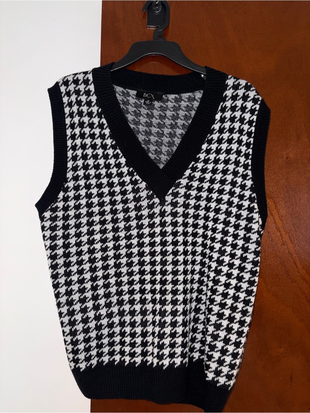 BCX Black & White Houndstooth V-Neck Sweater Vest